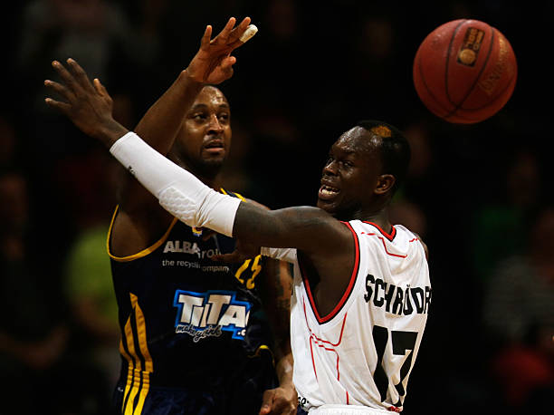 强大防守压 强大防守压